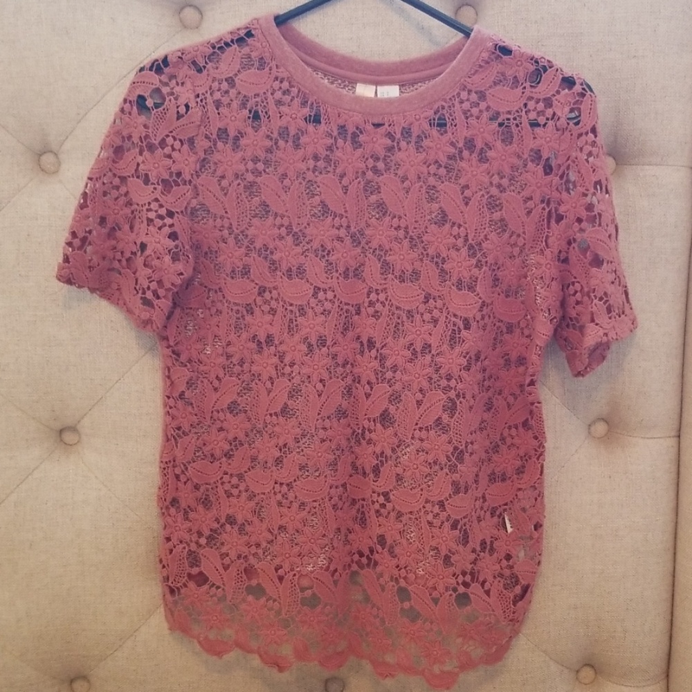 Short sleeve crochet top